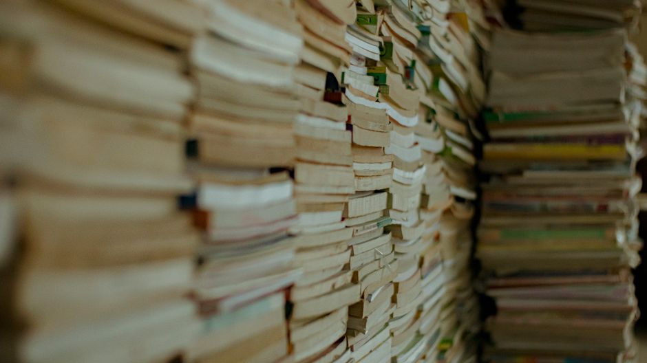 Used Book Market Surges, Booksellers Suspect AI Training Demand